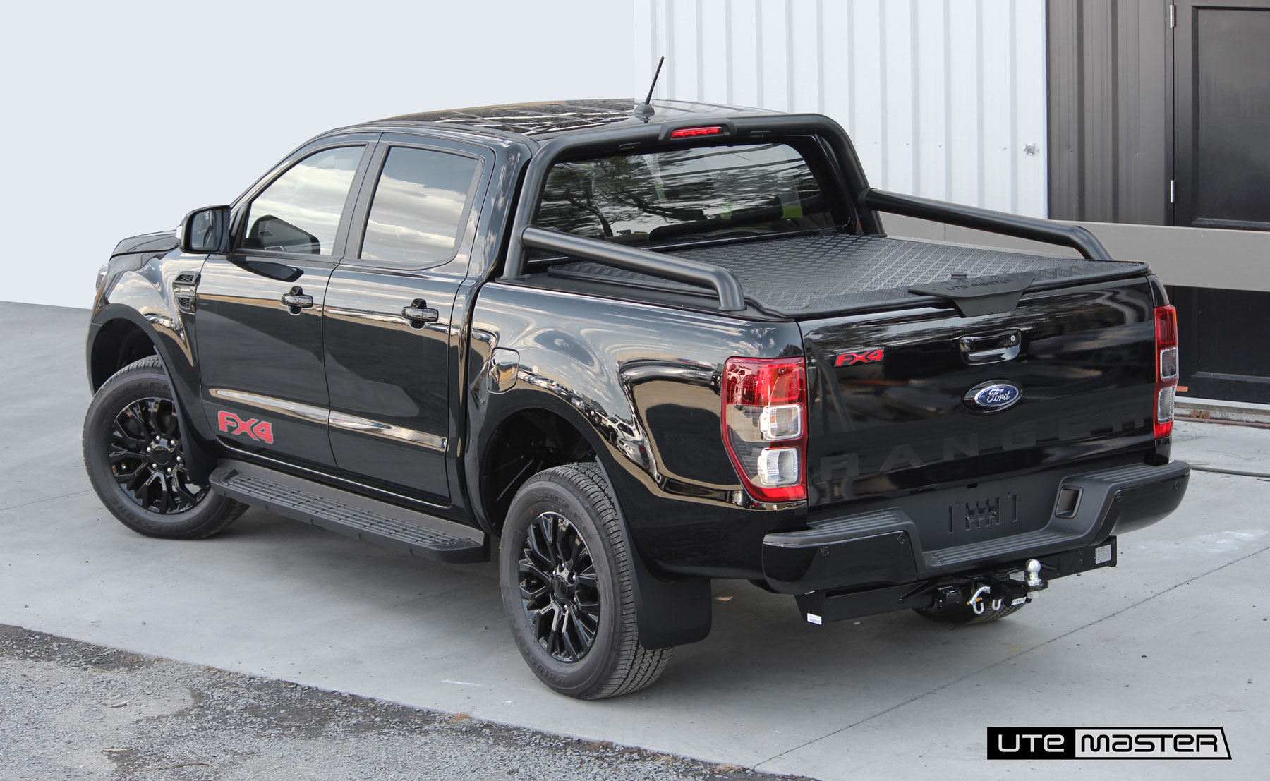 Hard Lid to suit 2020 Ford Ranger FX4 Sports Bars | Load-Lid by Utemaster