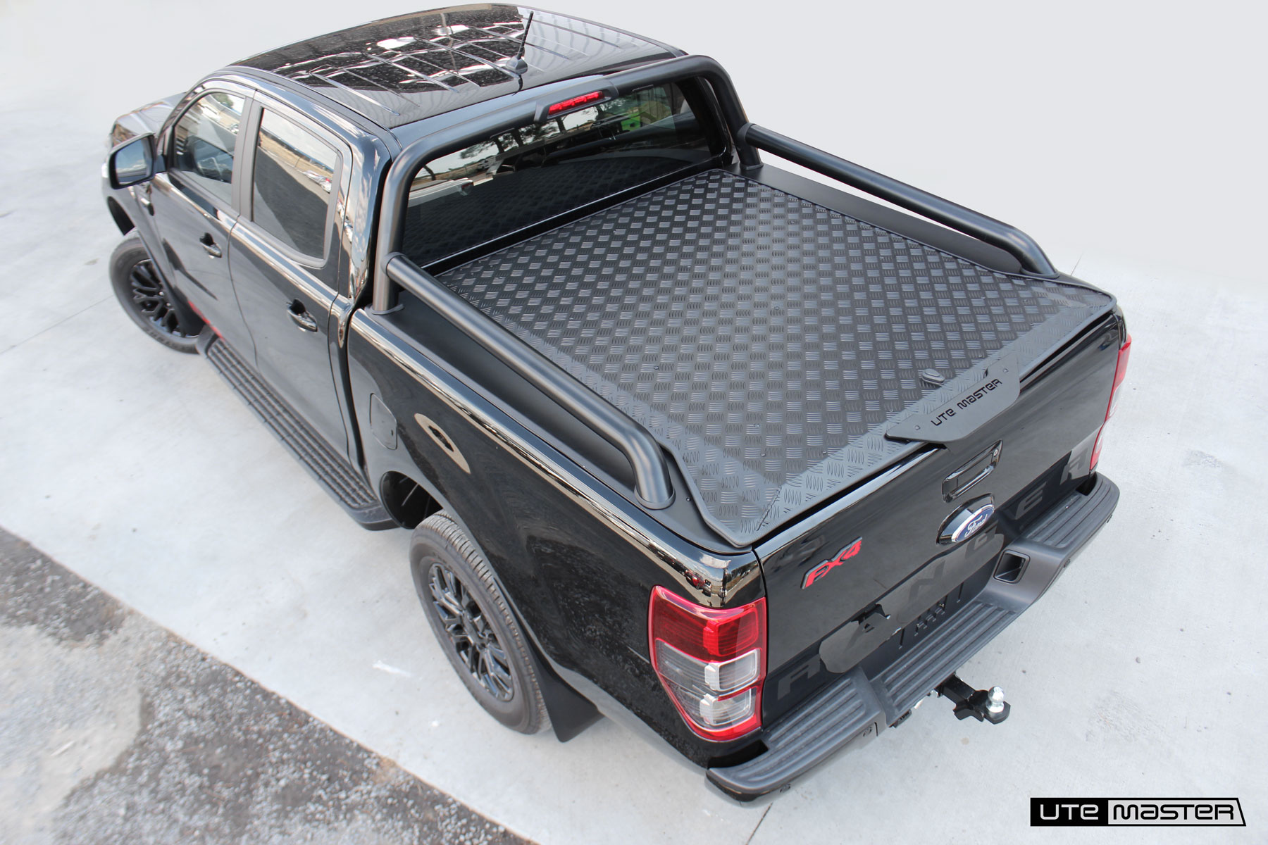 Hard Lid to suit 2020 Ford Ranger FX4 Sports Bars | Load-Lid by Utemaster Black | Central Locking 