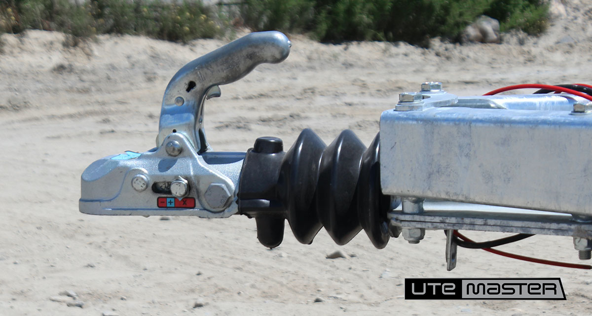 Service Body Trailer Deck and Service Body Box Body Coupling